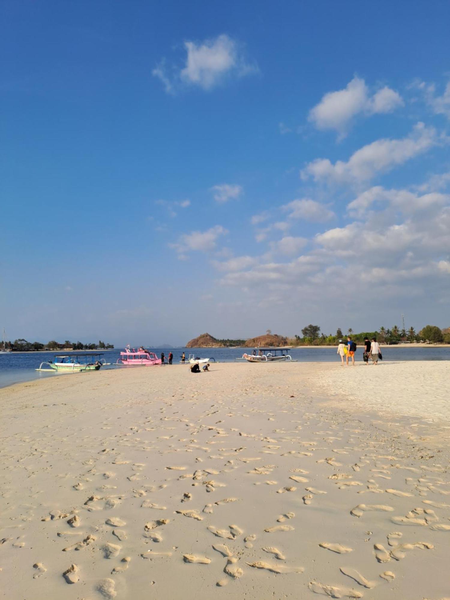 Willa Kubu Pilatus - Family House Lombok Tjakranegara Zewnętrze zdjęcie