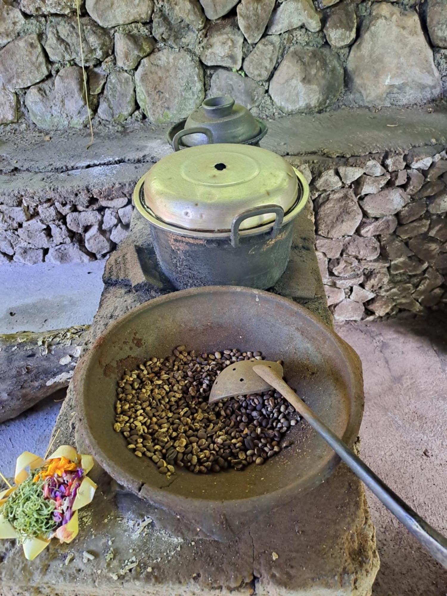 Willa Kubu Pilatus - Family House Lombok Tjakranegara Zewnętrze zdjęcie